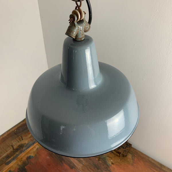 Bauhaus Lampe aus Emaille