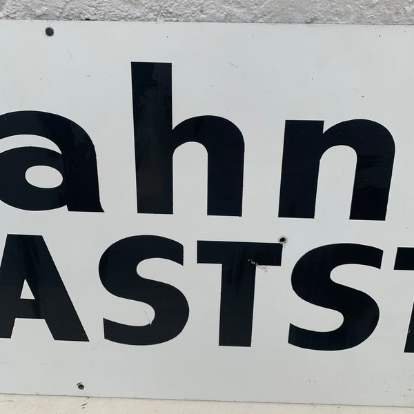 Schild Bahnhofsgaststätte