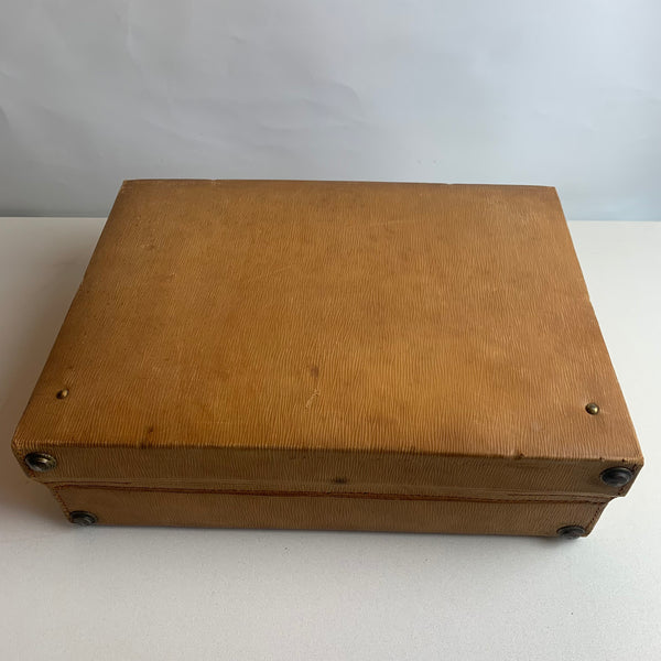 Antiker Leder Kosmetik Koffer mit Inhalt