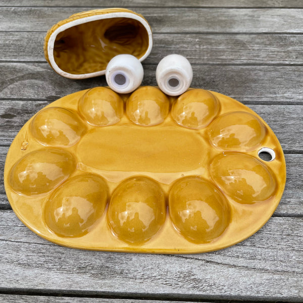 Eierplatte mit Huhn und Salz Pfefferstreuer