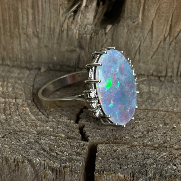 Weißgold Ring mit sehr großen Opal