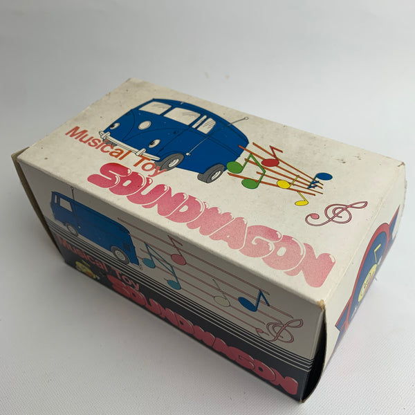 VW Bus Soundwagon von Tamco mit Varta Werbung