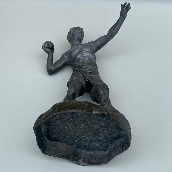 Zinkguss Figur Kugelstoßer von O. Ruffony