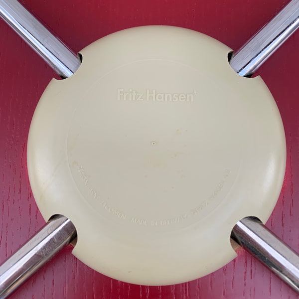 Arne Jacobsen 3107 Stuhl dunkelrot