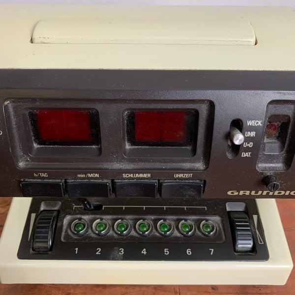 Vintage Sono Clock 550a von Grundig