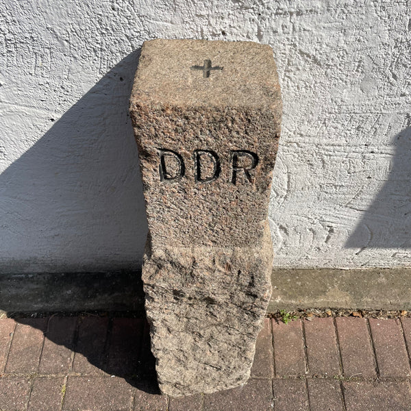 DDR Grenzstein Granit