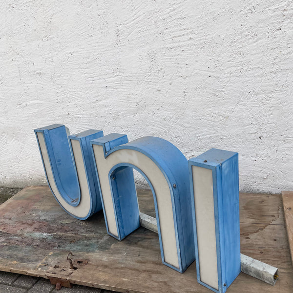 Vintage Leuchtbuchstaben uni