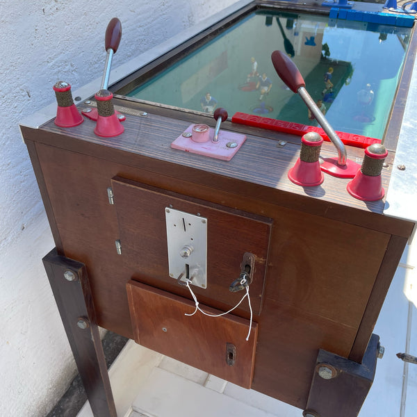 Alter Tischfußball Automat von JDO Apparatebau