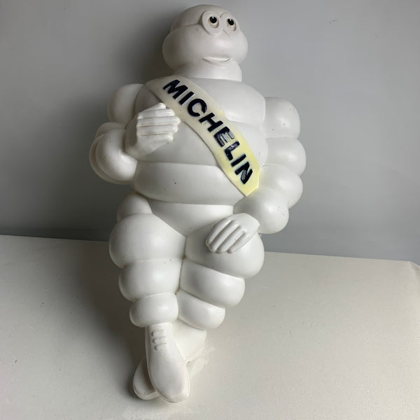 Großes Michelin Männchen Bibendum sitzend