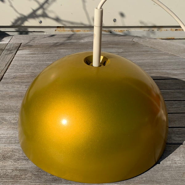 Vintage goldene Halbkugel Lampe