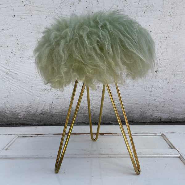 Mid Century Dreibein Fellhocker