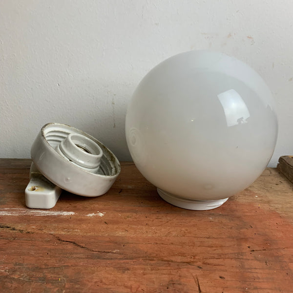 Bauhaus Wandlampe mit Knick