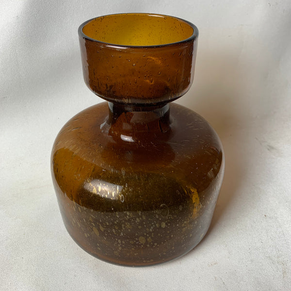 Bernsteinfarbene Glasvase skandinavisches Design