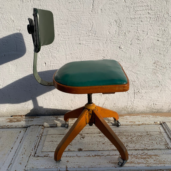 Alter Drehstuhl Werkstattstuhl