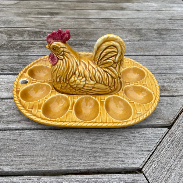 Eierplatte mit Huhn und Salz Pfefferstreuer