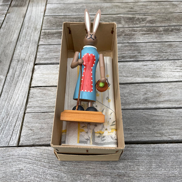 Deutsche Volkskunst Frau Osterhase