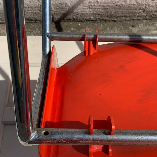 70er Jahre Stapelstuhl orange rot
