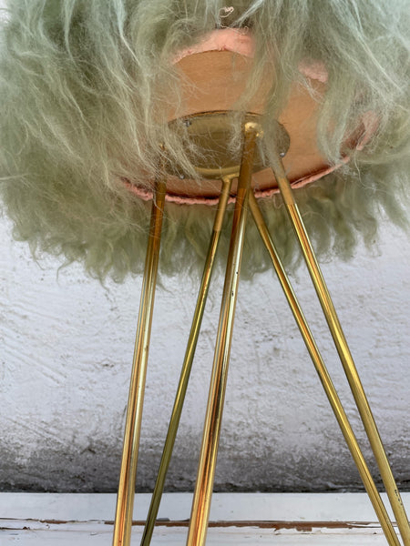 Mid Century Dreibein Fellhocker