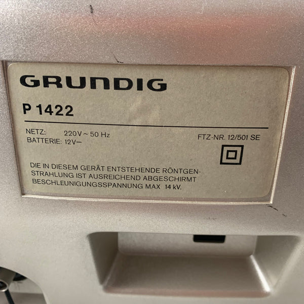Vintage Fernseher Grundig in silber